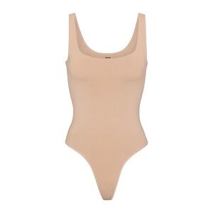 SKIMS SOFT SOOTHING SEAMLESS BODYSUIT COLOR CLAY